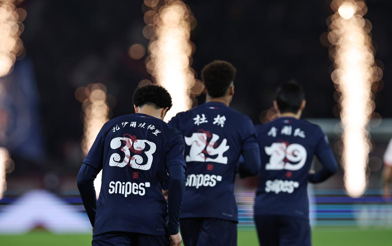 意甲最新积分战报 那不勒绝杀尤文 超国米1分登顶 罗马连败仍第4（意甲积分榜最新局势：那不勒斯绝杀尤文，反超国米1分登顶，罗马连败仍守第4）