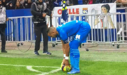 姆巴佩已完成职业生涯400球，为最年轻达成此成就球员