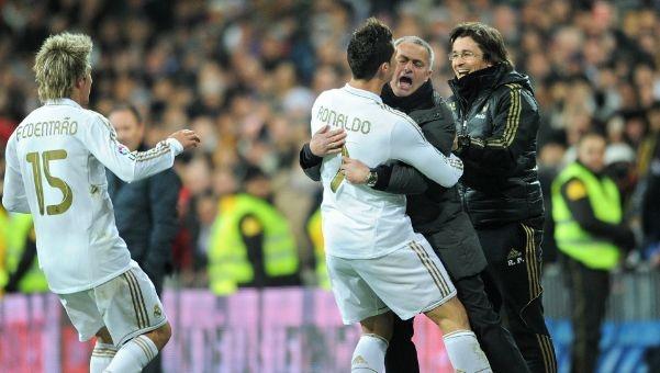 每体：DV9接近与米兰达成协议，巴萨已基本放弃引进前者（每体：DV9接近与米兰敲定加盟，巴萨基本放弃追逐）