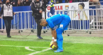 回顾苏炳添10次“破十”光辉瞬间