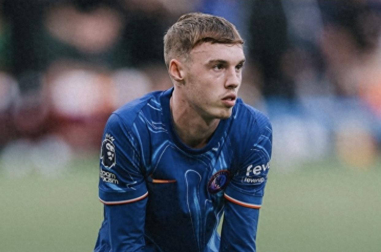 防守能力惊艳！火箭侧翼新援虽无三分命中依然稳健贡献（防守端亮眼！火箭侧翼新援三分失准仍稳健发挥）