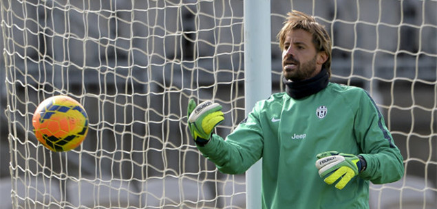 青岛西海岸与国瑞体育赞助签约，国瑞体育赞助80万元理疗产品（青岛西海岸与国瑞体育达成赞助合作，提供价值80万元理疗产品）