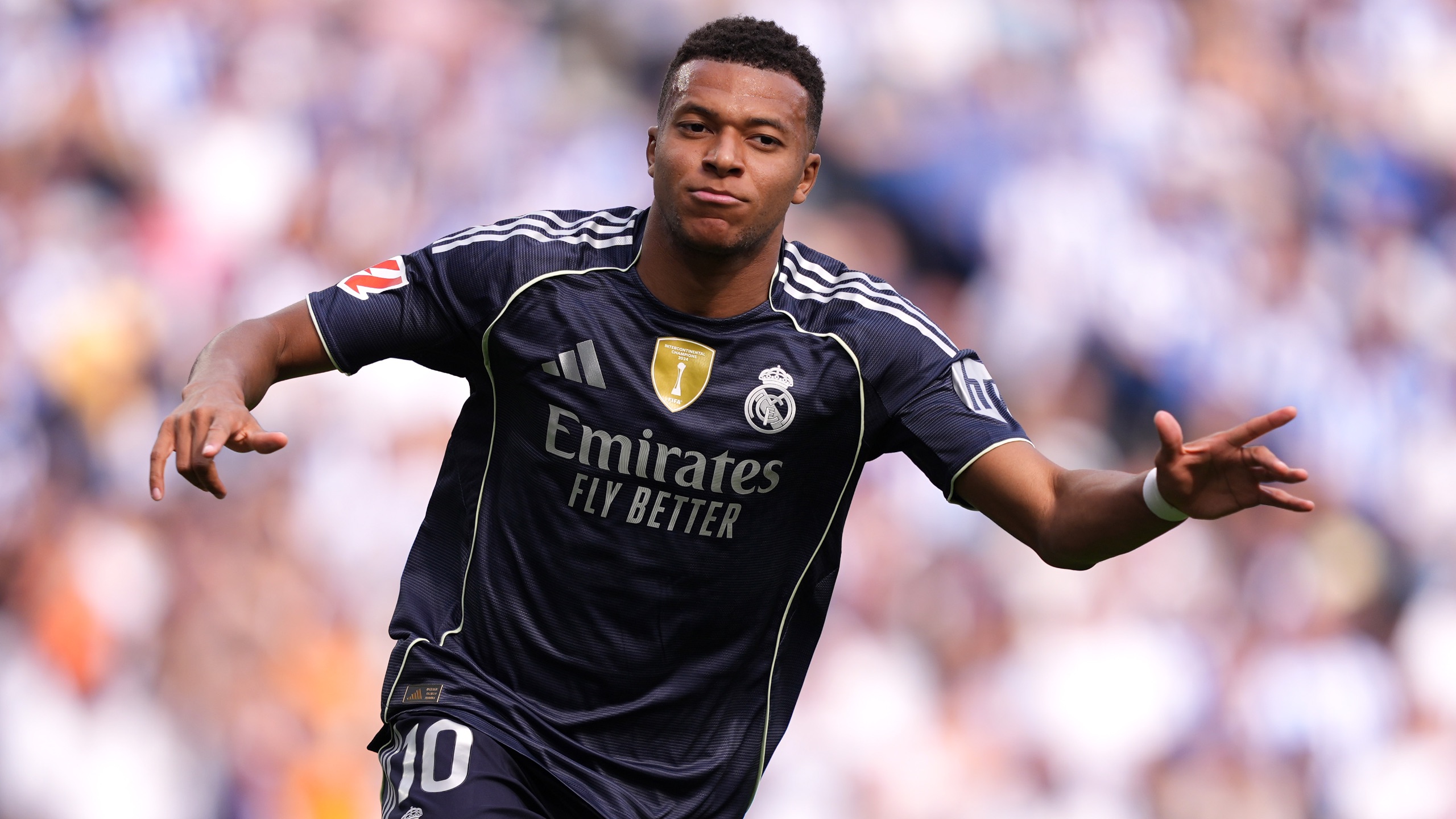 孔帕尼：不应判罚凯恩点球，争取冬歇期前比赛全胜（孔帕尼称凯恩点球判罚不当，目标冬歇前全胜）