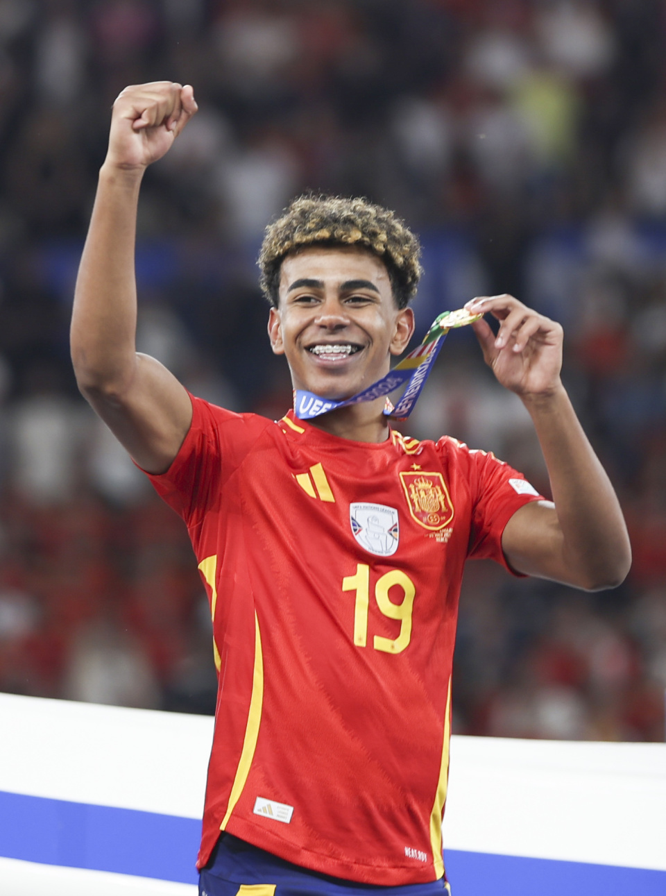 最新转会突然官宣，全网都没想到（这笔最新转会突发官宣，震惊全网）