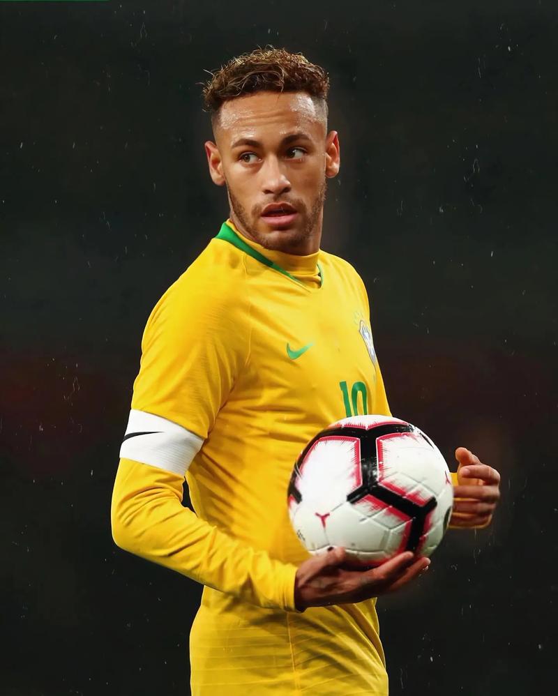 罗马诺：格拉斯纳已经决定不与水晶宫续约，明夏将成自由身（罗马诺：格拉斯纳不与水晶宫续约，明夏将以自由身离队）