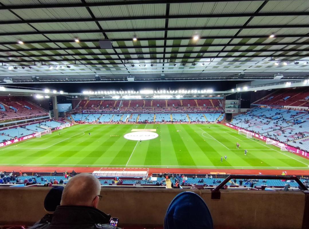 英超：曼联客场2-1战胜莱斯特城（英超：曼联客场2比1击败莱斯特城）