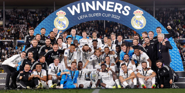 中国冰壶男队7比0胜波兰，明日双赛争冬奥门票（中国男子冰壶队7-0横扫波兰，明日连战冲击冬奥资格）